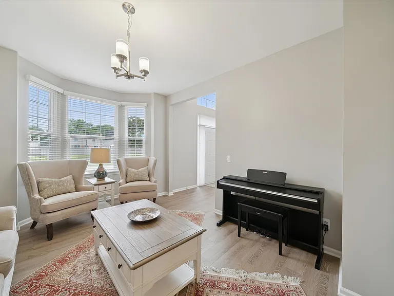 4976 Saddle Brook Ct — Photo 36