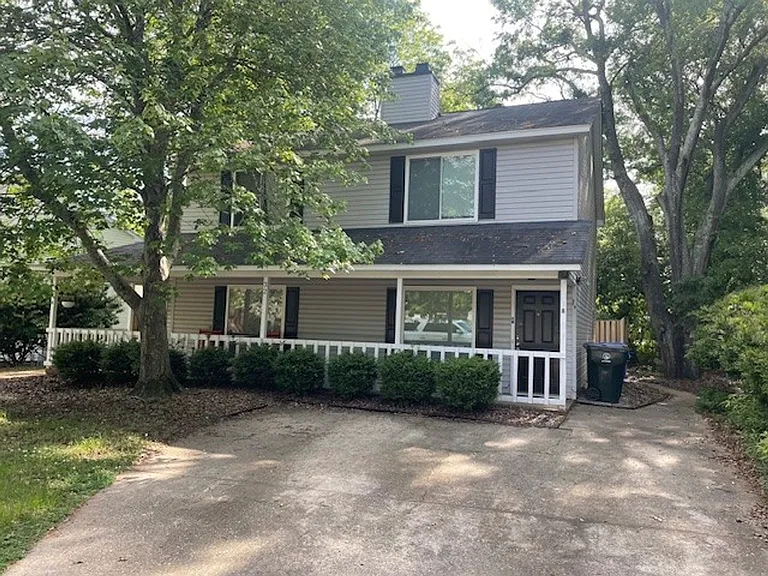 32 Huntsfield Dr #B — Photo 16