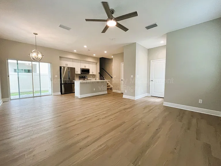 2220 S Bumby Ave #120 — Photo 4