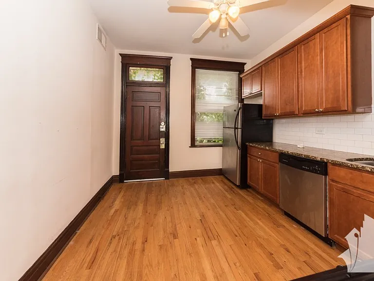 851 W Wellington Ave #3 — Photo 22