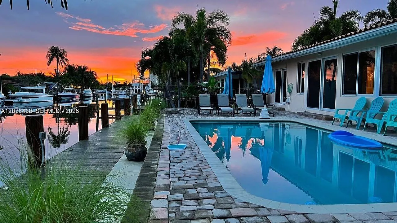Pompano Isles Sec — Photo 1