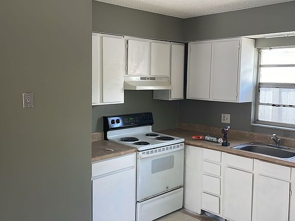 2nd image of 1726 E Idell St #1726E