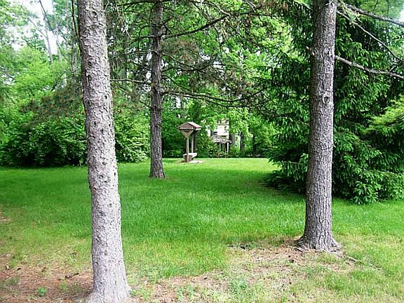 5th image of 321 Brocone Dr