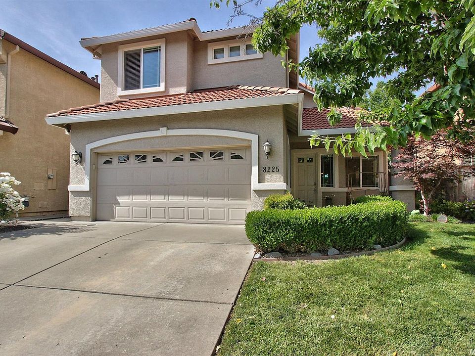 2nd image of 8225 Ashcrest Ln