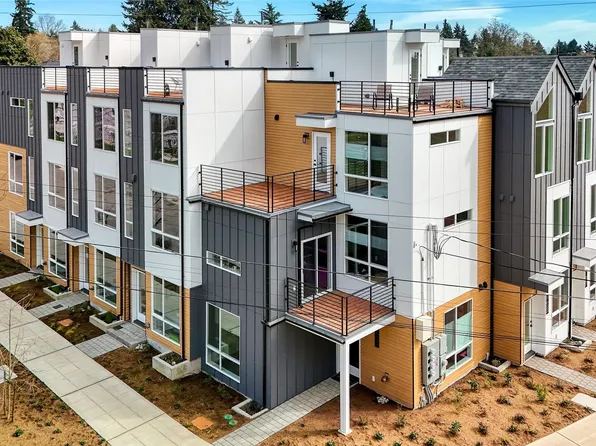 9251 Densmore Avenue N, Seattle, WA 98103