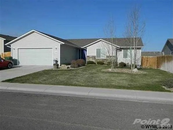 1022 Hatchet Dr, Douglas, WY 82633