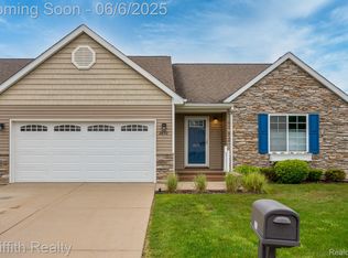 2870 Grand Marais Dr, Howell, MI