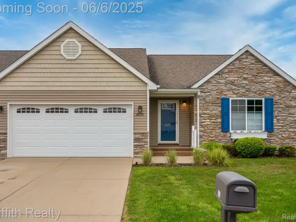 2870 Grand Marais Dr, Howell, MI 48843