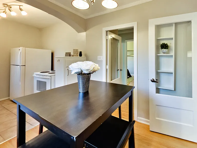 14 Chatsworth Dr #410 — Photo 29