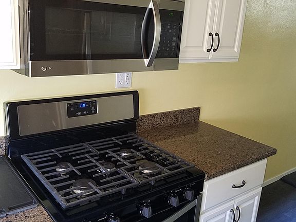 Gas range and built-in microwave/convection oven