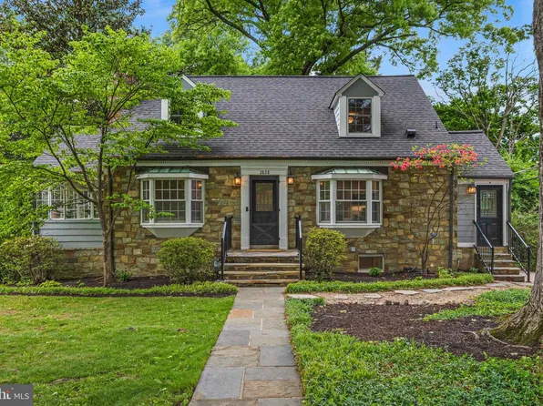 2828 Cleave Dr, Falls Church, VA 22042