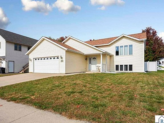 2nd image of 152 Swan Ln