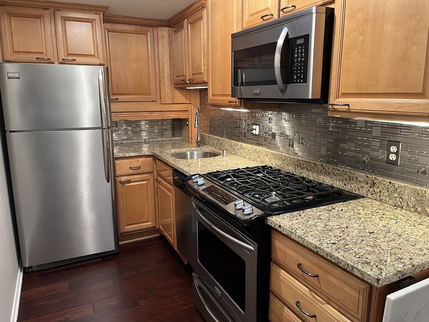 2025 E Greenwich Ave UNIT 312, Milwaukee, WI 53211 Zillow
