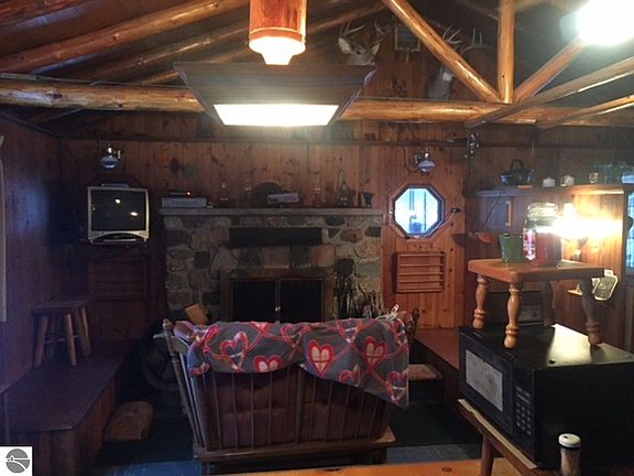2nd image of 9580 Wolf Lake Dr