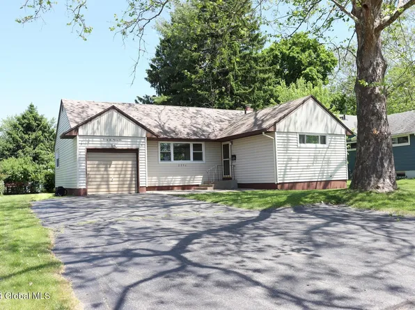 2296 Nelson Drive, Niskayuna, NY 12309