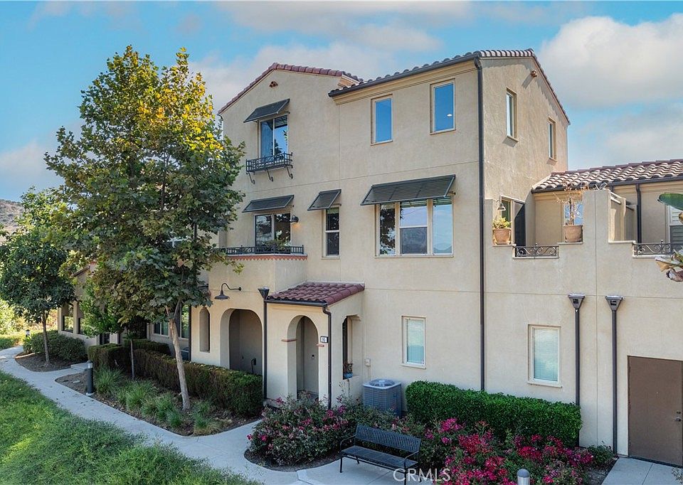 1st image of 95 Adelfa St
