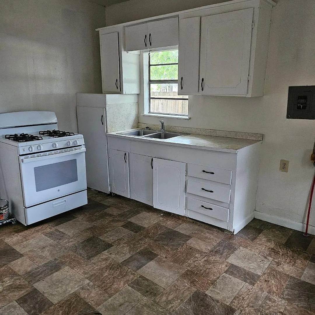 2 bed, $750 — Photo 3