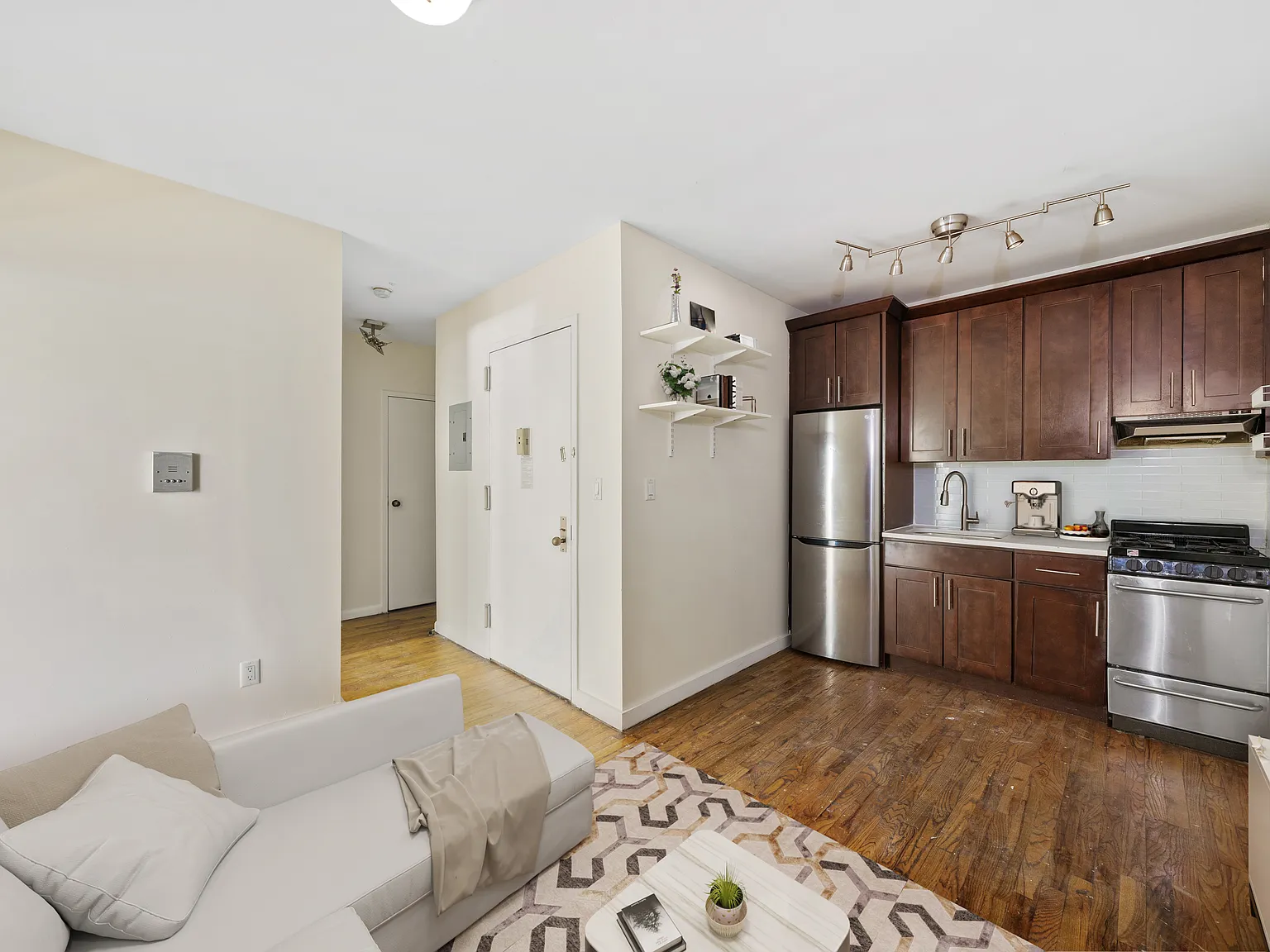 1063 Pacific Street — Photo 3