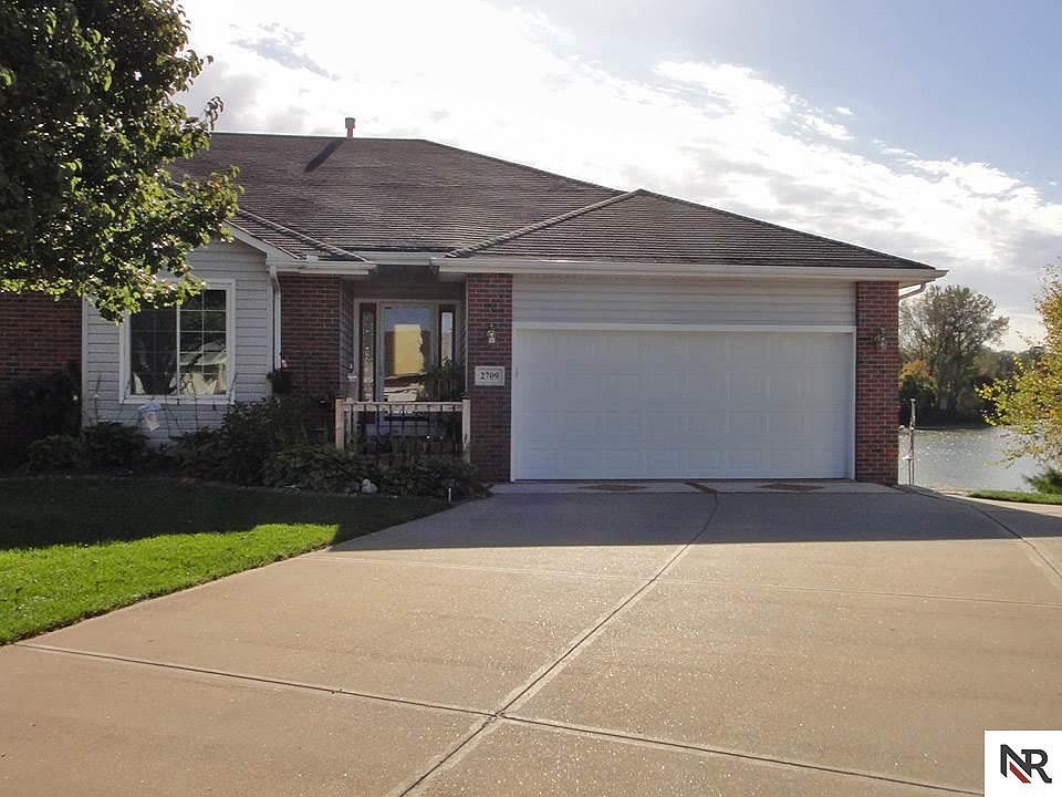 1st image of 2709 Fountain Cir