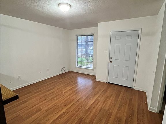 4th image of 1101 Winter St #C