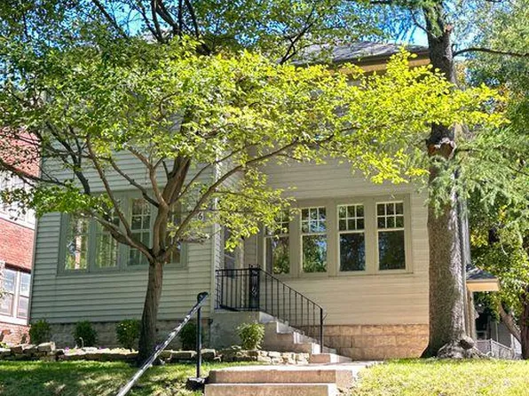 3216 North Cambridge AVENUE, Milwaukee, WI 53211