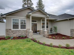 210 Sandpines Dr, Eagle Pt, OR 97524