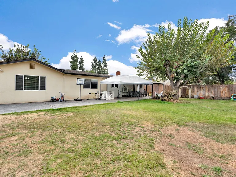 2352 Cabrillo Way — Photo 11