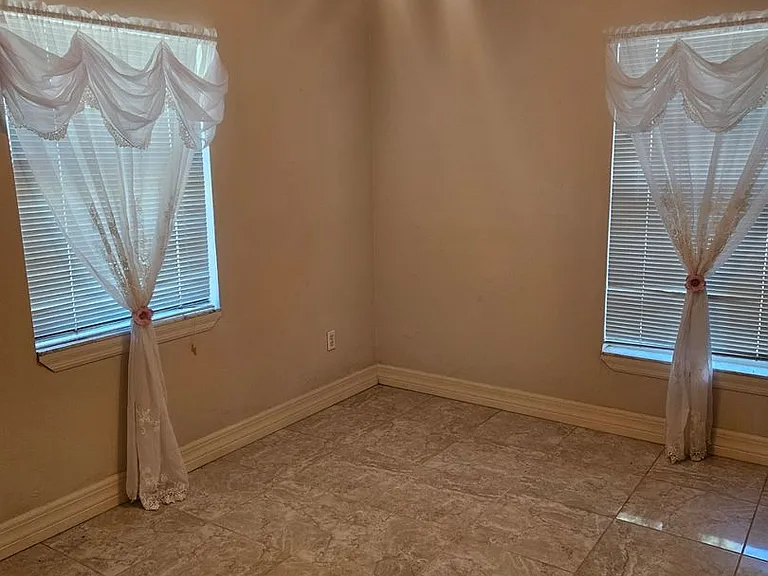 511 Palmetto Dr NE — Photo 19