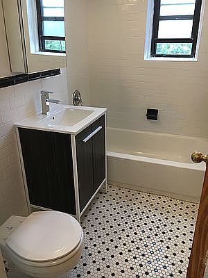 2nd image of 1414 E 12th St APT 5J