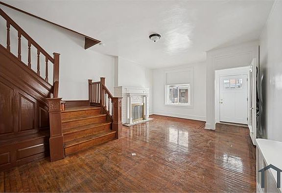 2nd image of 1658 Conklin St