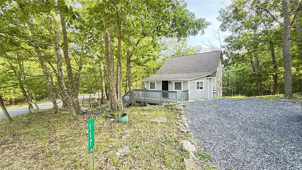 4 bed, 2.0 bath, 1618 sqft, $2,500 — Photo 3