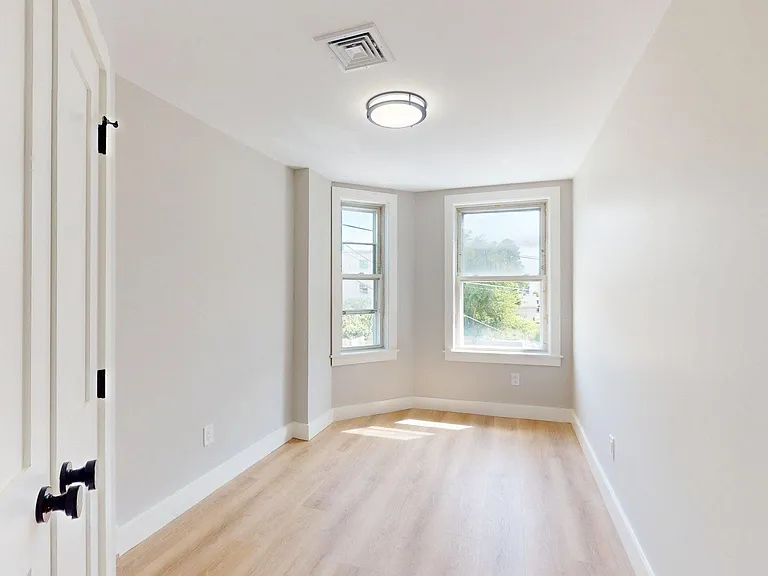 8 Curtis St #1 — Photo 11