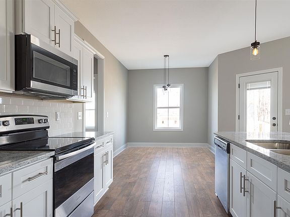 2nd image of 6 Chestnut Dr