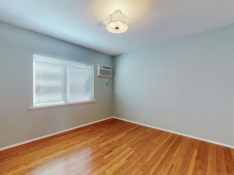 11284 Montana Ave #11 — Photo 8