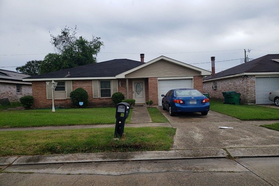 1st image of 2716 Williamsburg Dr