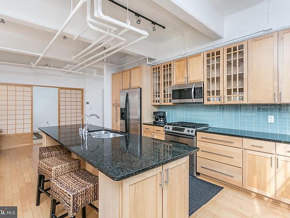 3rd image of 234 Holliday St #Nit-206