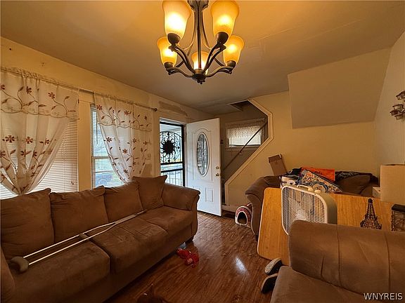 5th image of 146 Evelyn St