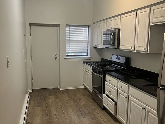 3rd image of 4426 S Michigan Ave #306