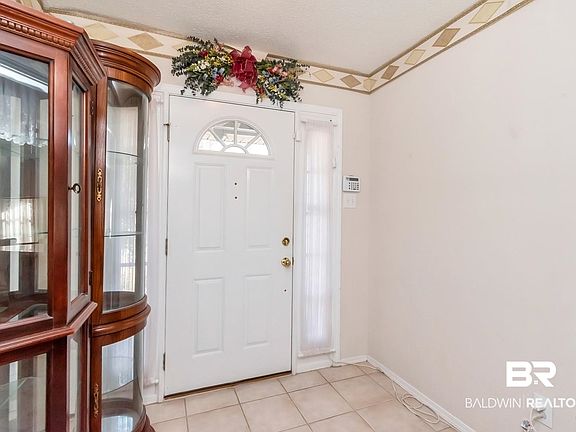 5th image of 8221 Woodbend Dr