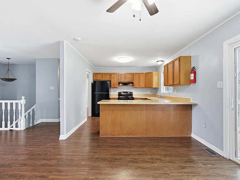 11210 Edgewood Dr — Photo 13