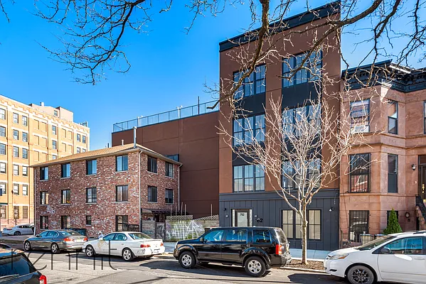 Rented by Rennit Inc. | media 37