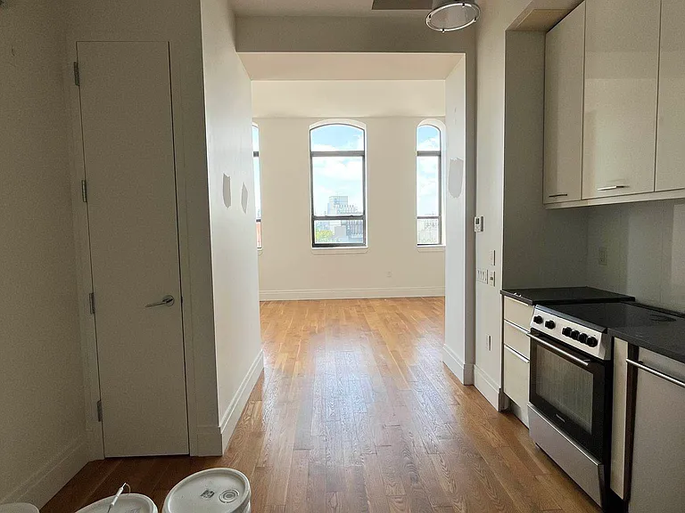 17 Monitor St #4O — Photo 9