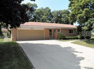 4305 S 78th St, Greenfield, WI 53220