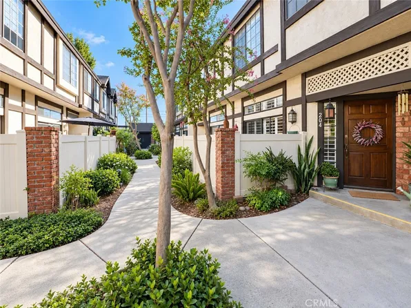 20737 Roscoe Blvd Unit 204, Winnetka, CA 91306