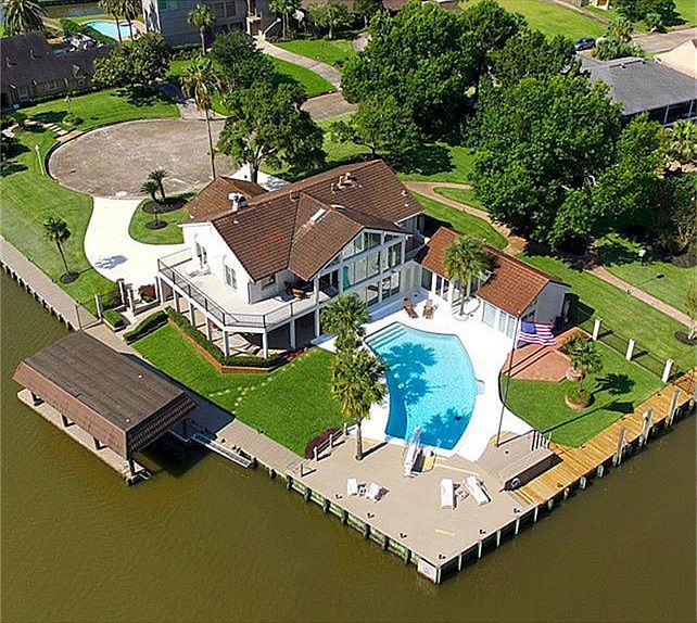 1st image of 2019 Port Royal Dr