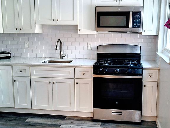 3rd image of 31A 16th Ave #1A