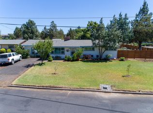 1090 SW Canyon Dr, Redmond, OR