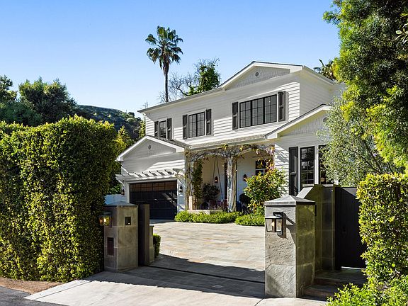 2nd image of 9573 Lania Ln