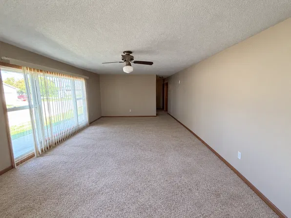 2663 47th Ave #2336.5, Columbus, NE 68601