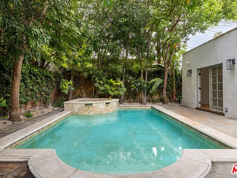 521 Westbourne Dr — Photo 16
